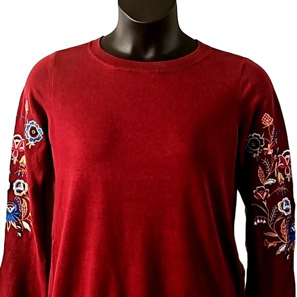 NWOT Belle by Kim Gravel Burgundy Embroidered Floral Bell Sleeve Sweater Size 8 - Picture 7 of 8